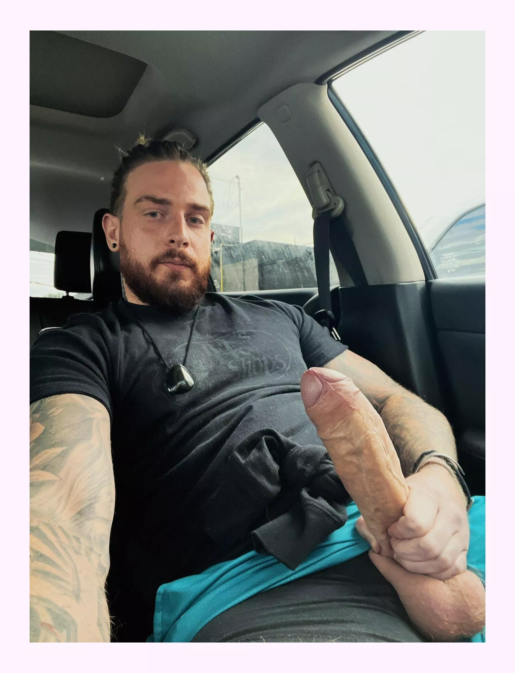 should I dm you the uncropped photo? posted by New-Theme9824