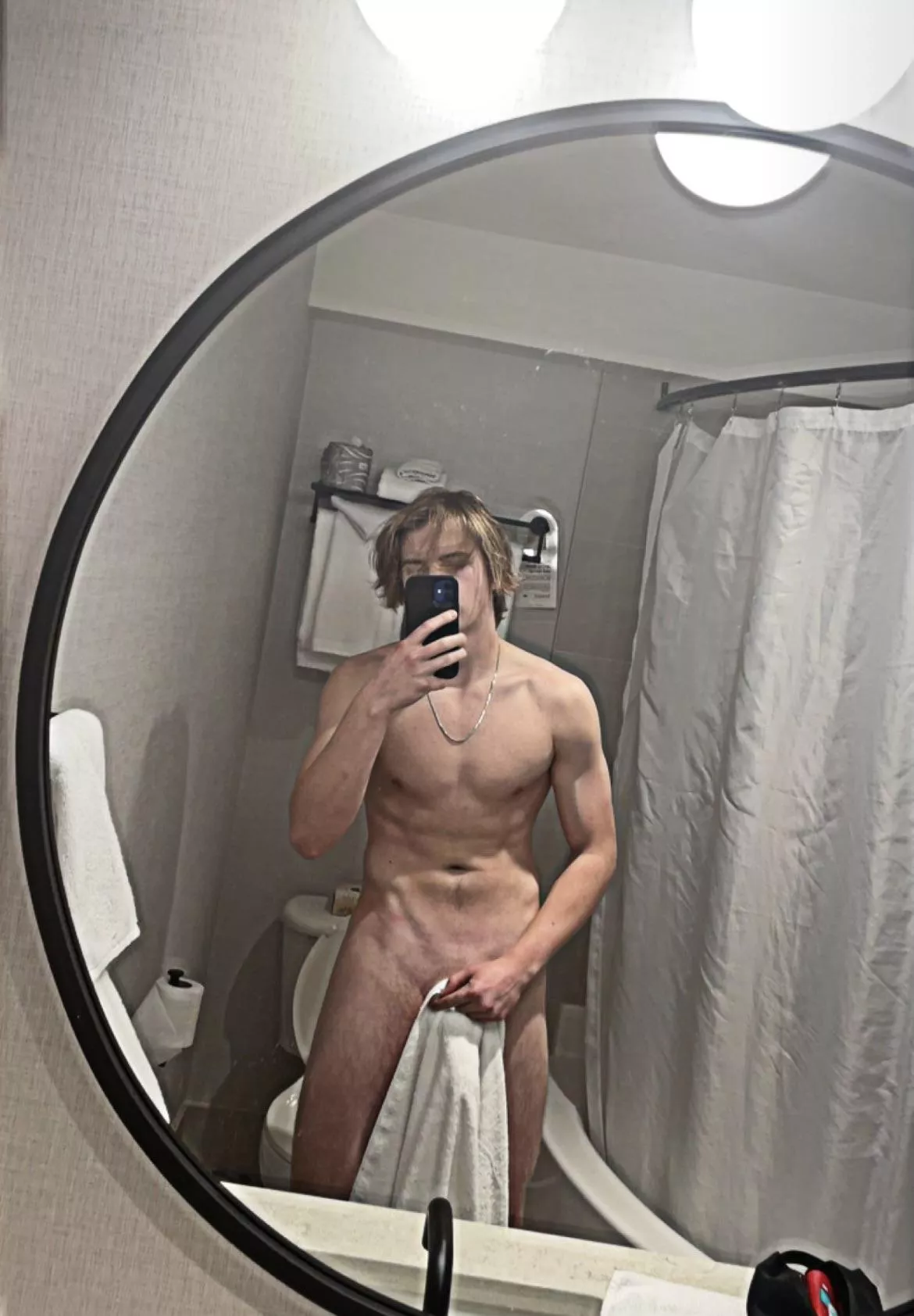 Soft D towel bulges> posted by Internal_Trainer_589