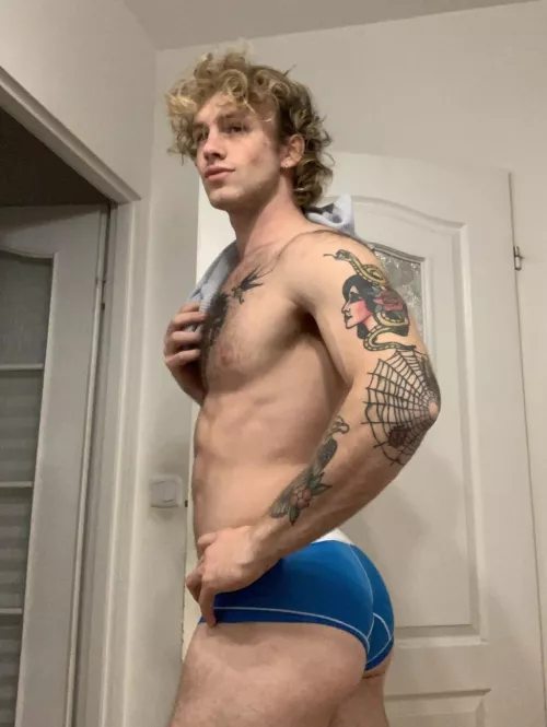 Squatting every time I hit the gym by AlphaJake23