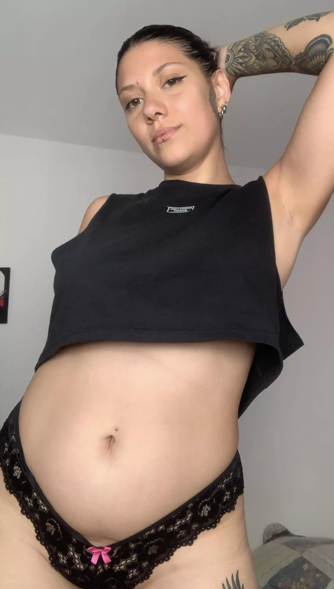 Today I feel very pretty and sexy posted by Naughtyyassy