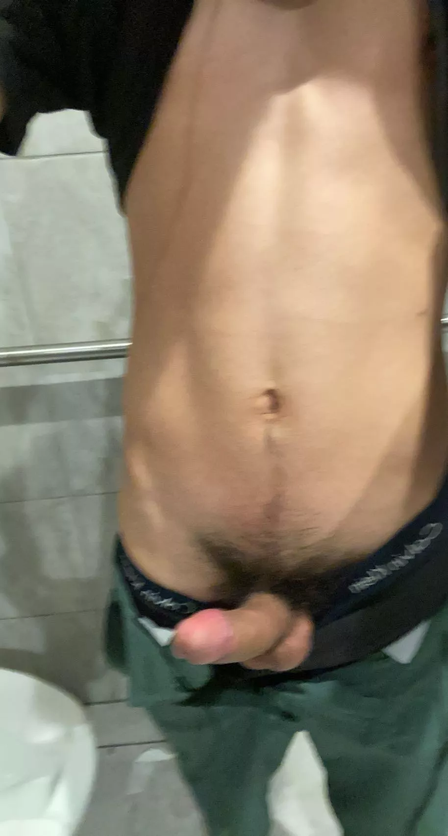 Would love to chat send a pic and a hey 😗 posted by TightInteraction216