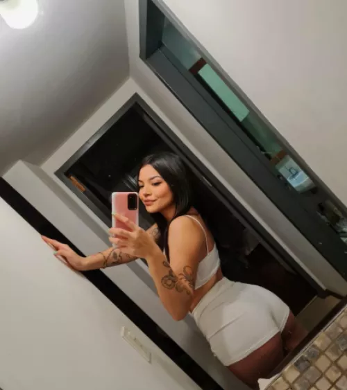 Your favorite brunette daddy by Mik0111