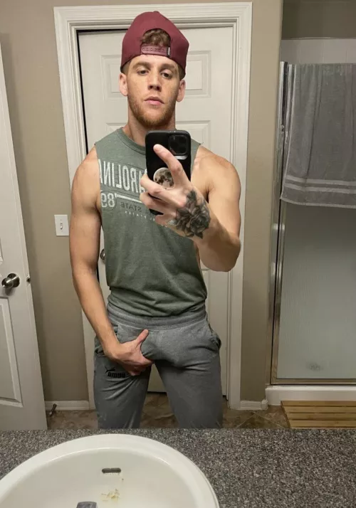 [28] come ‘ere big boy, come take a seat by chriswhite308