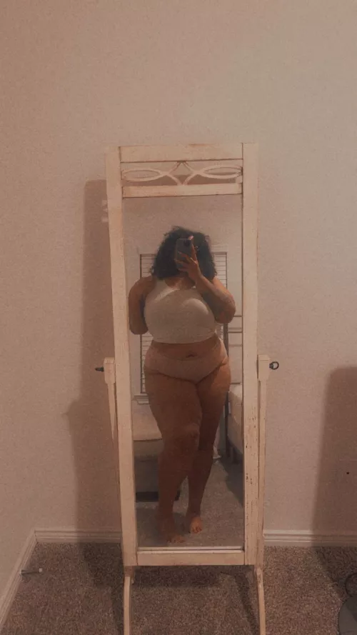 Another lazy Sunday, don’t even wanna get dressed. by Mocha-1503