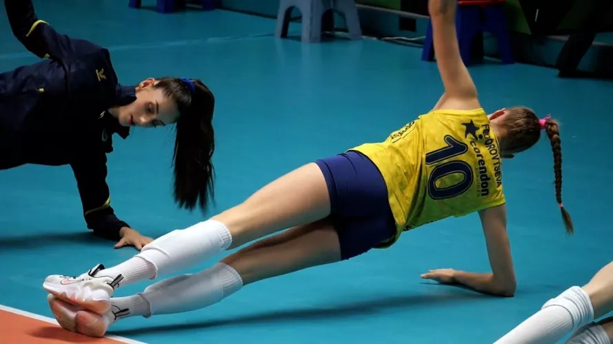 Arina Fedorovtseva by ElinoreDoll