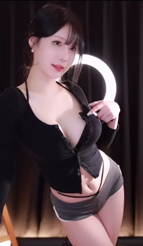 Beautiful girl posted by kntbr0