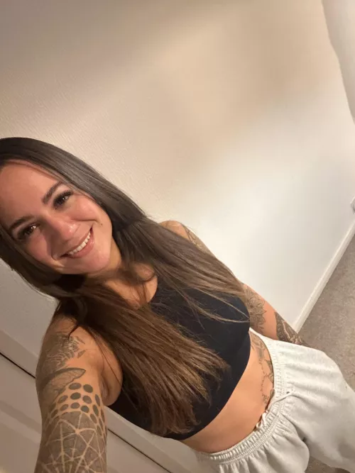 Can’t beat the crop top/jogger combo 😍 by jasmine_xXx_x