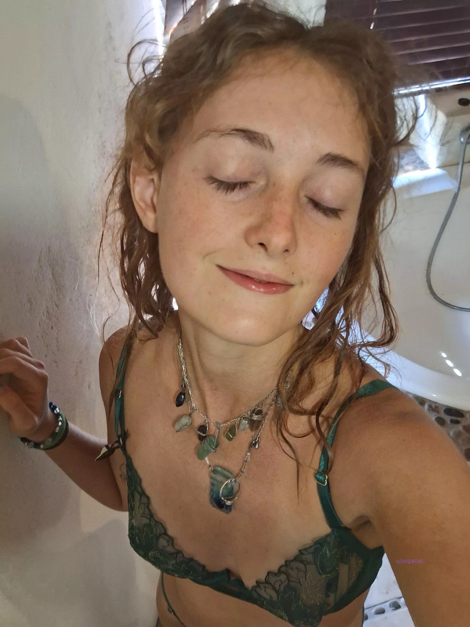 feelin so chill in my green lingerie for u posted by arganai