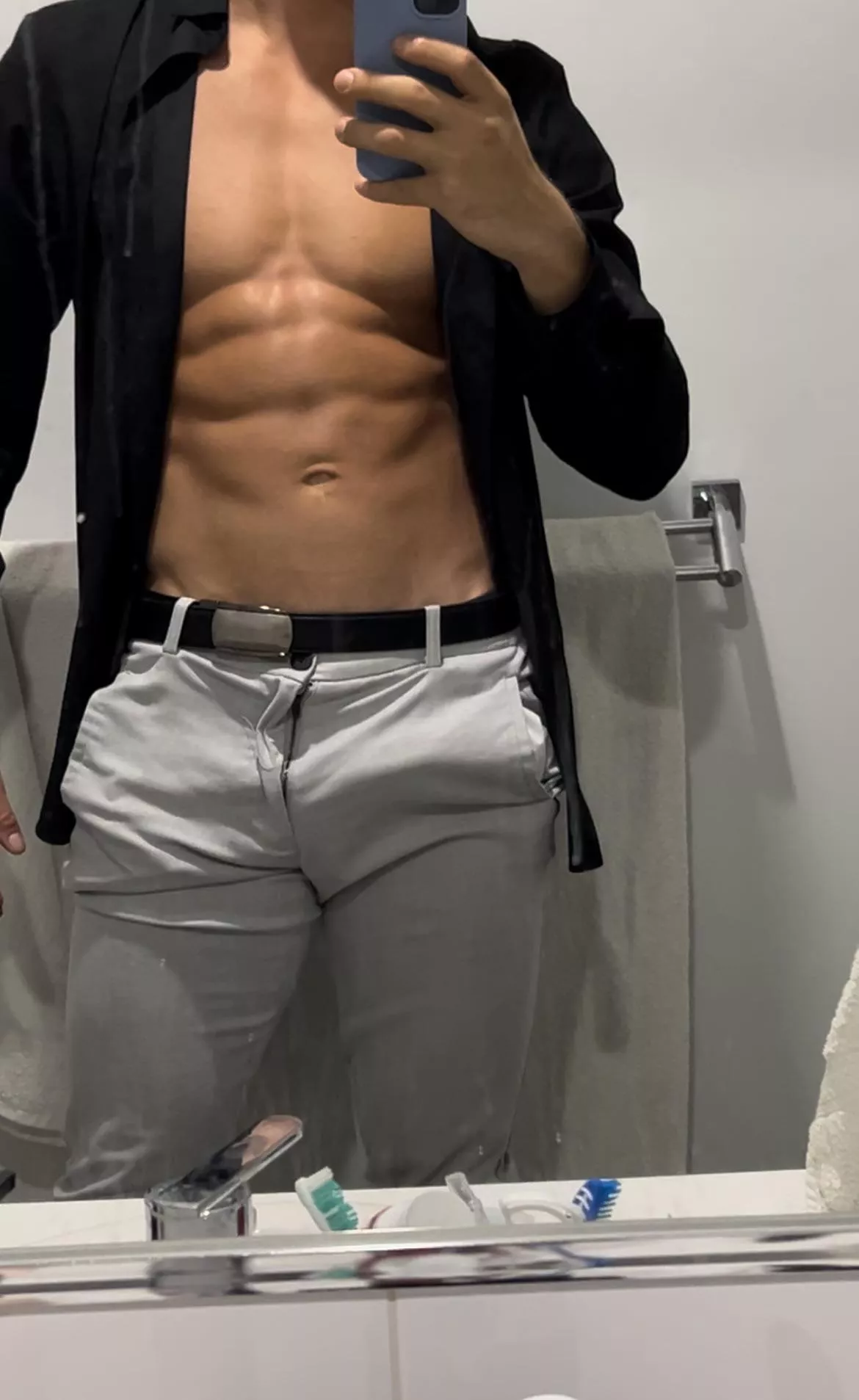 Grey pants are the new grey sweats 🥵 posted by Donny_Santana