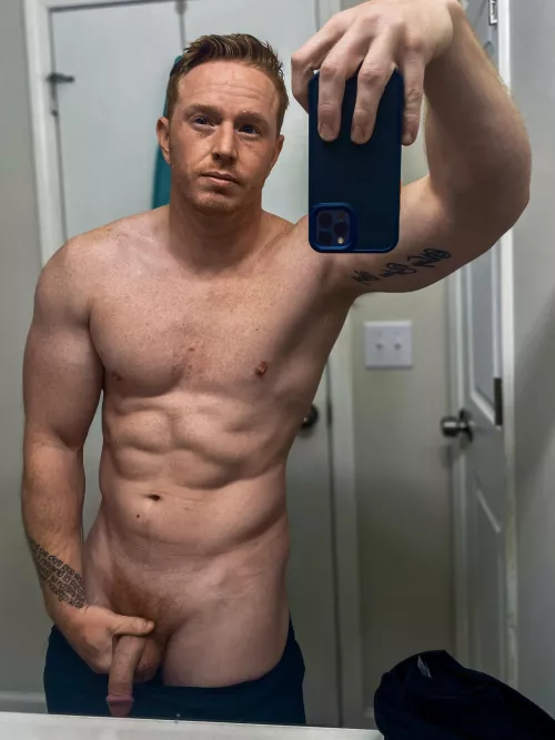 Hang out with me by beefyredhead