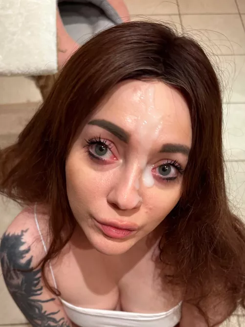 Happiest with cum on my face by x_piece_of_me