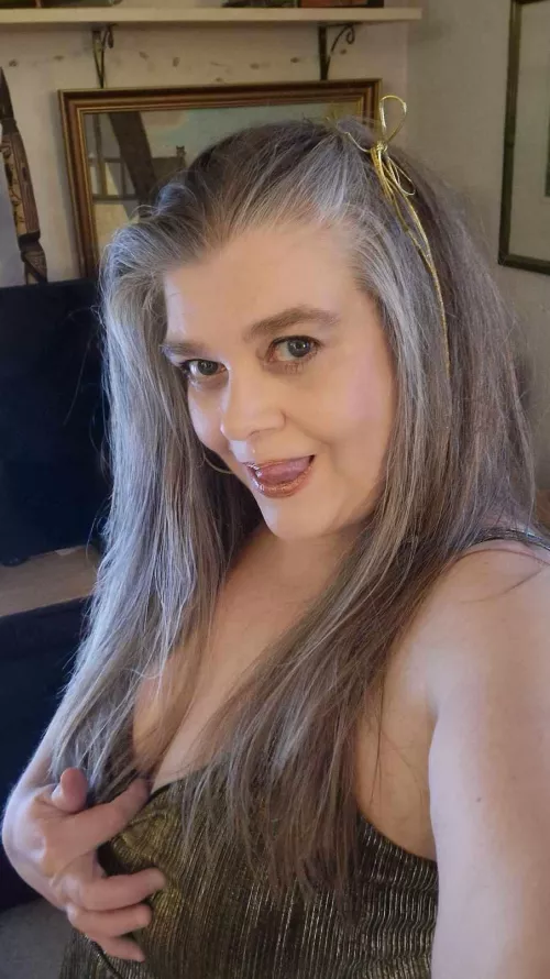 Hello world by trissymissy