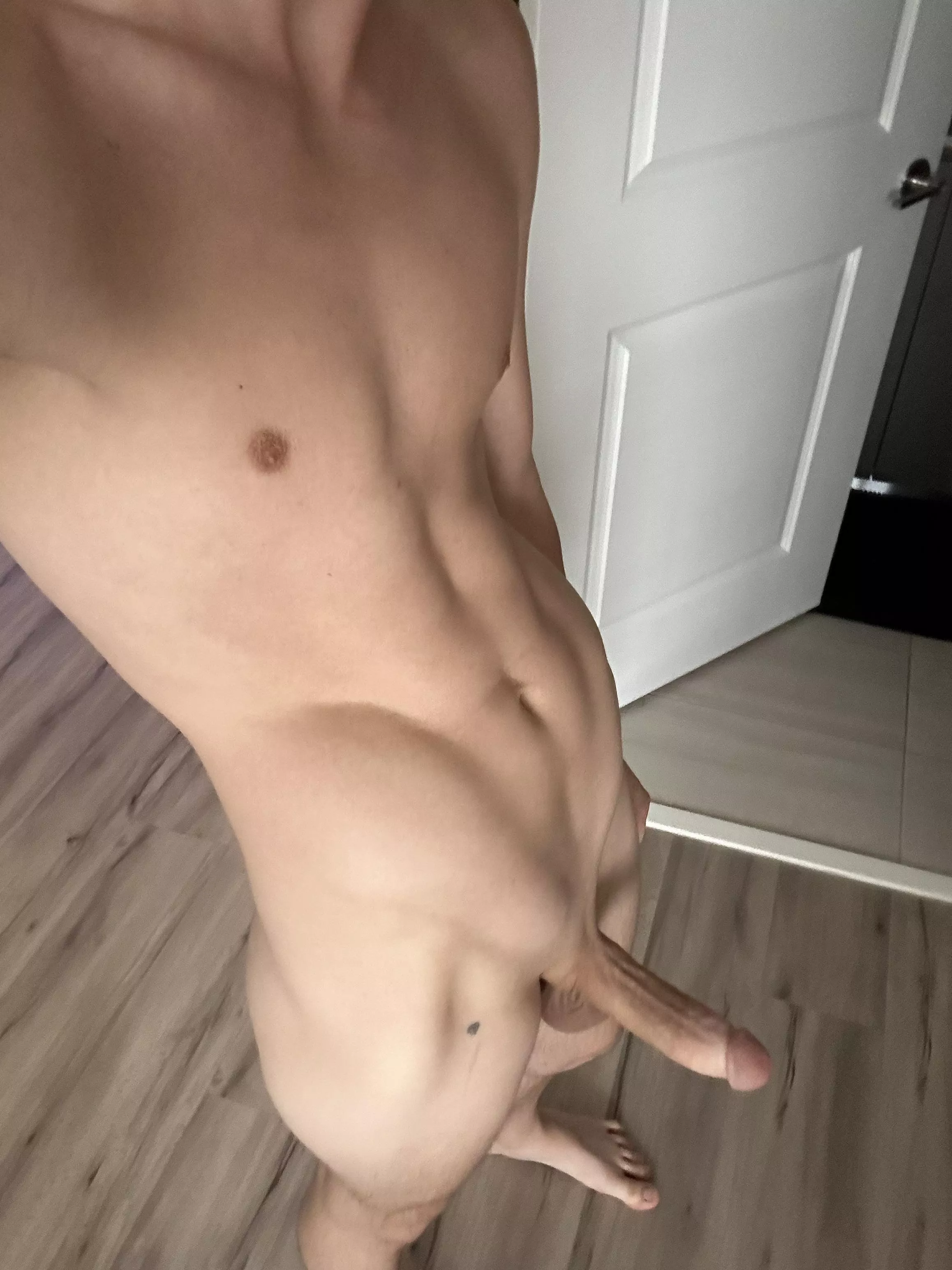 Hey :) I’m your new roommate posted by casparlee1963