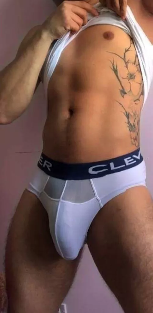 How do I look? by codemasterzerpa