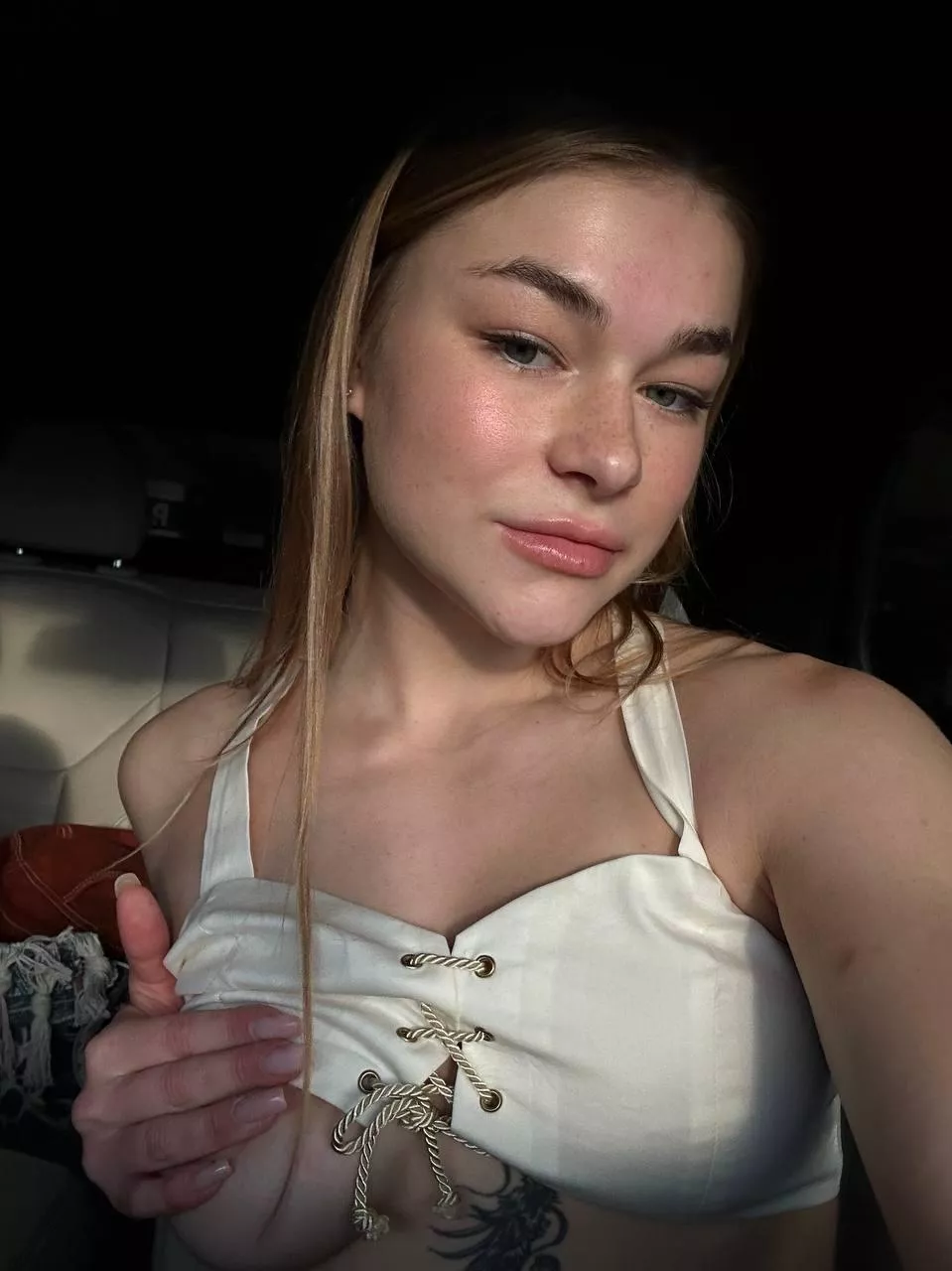 I feel so sexy and hot.. posted by Ivisabella