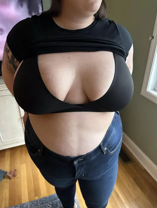 I like the way I look in jeans and a black top 💜 by DaliaJade