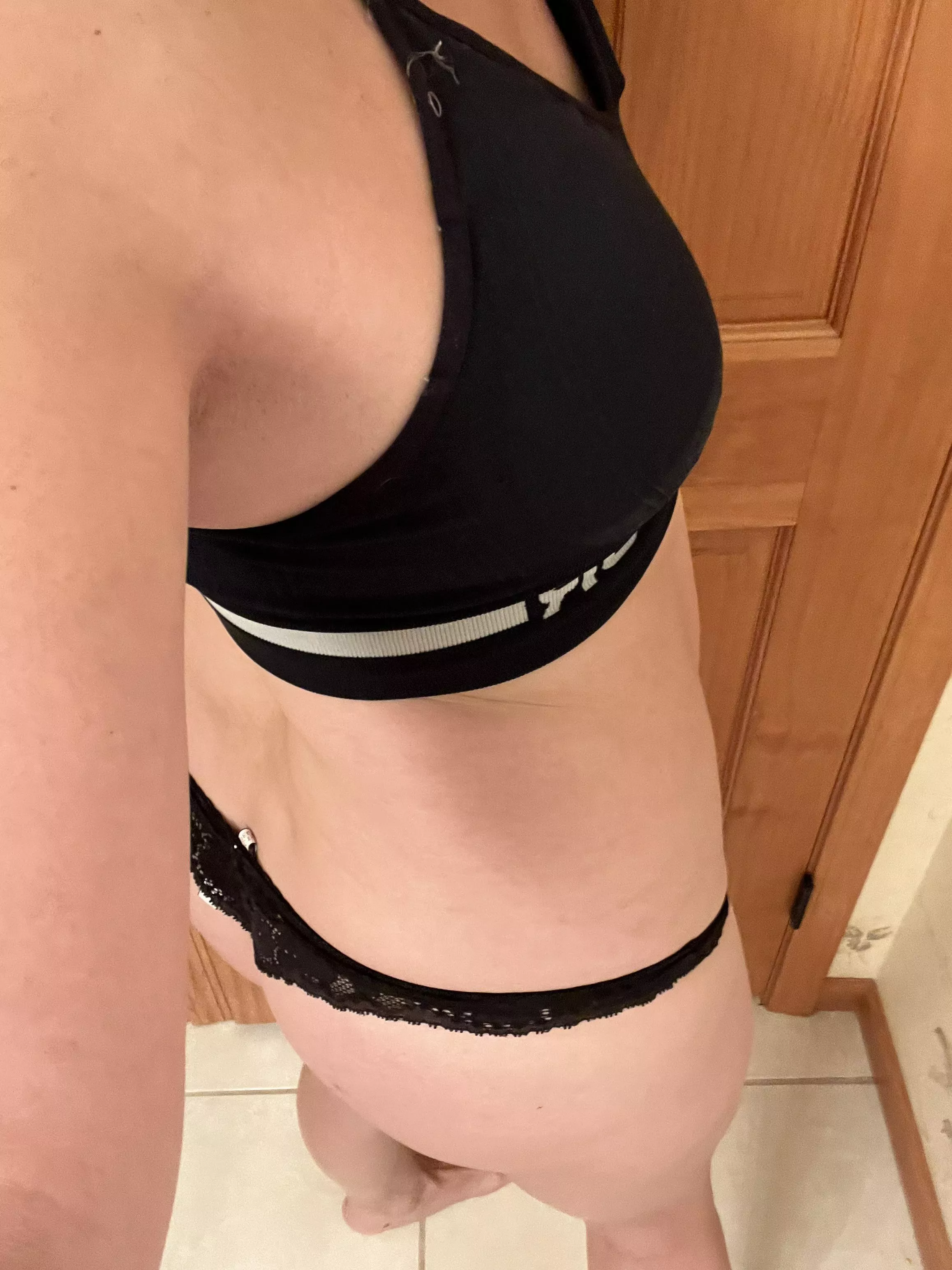 I like working out in all black posted by BelleG1987