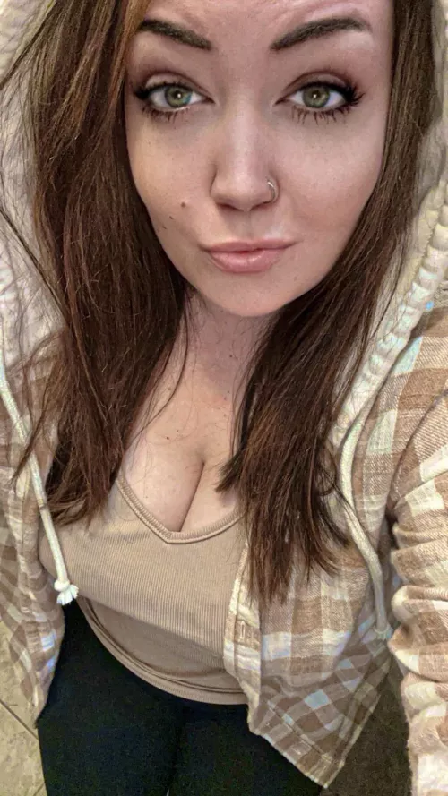 Is everyone having a good weekend? 🤎 by IllustriousFormal799