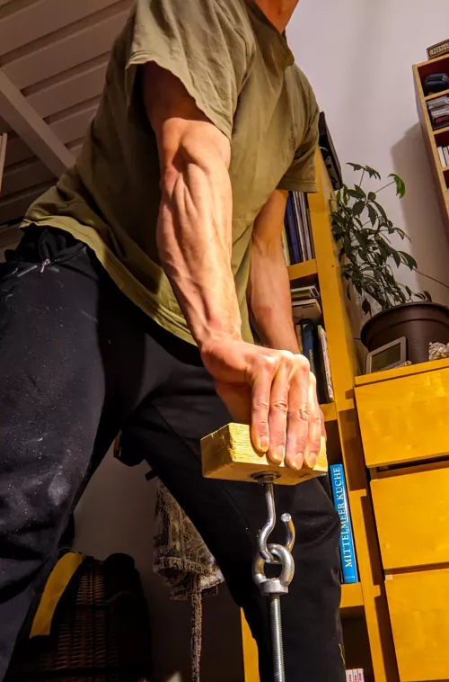 Just pinching my wood by bookehuck