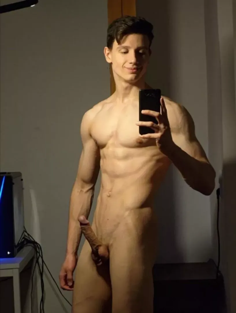 My cock is ready for takeoff 👨‍🚀🚀 by leandavexx