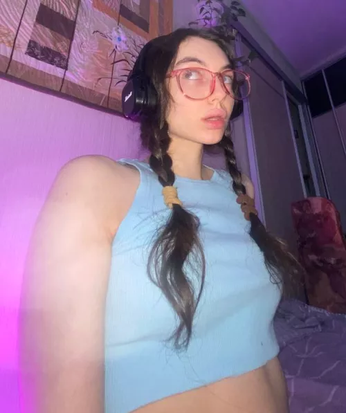 My Fav croptop looks freat in neon light by sweetiexxsx