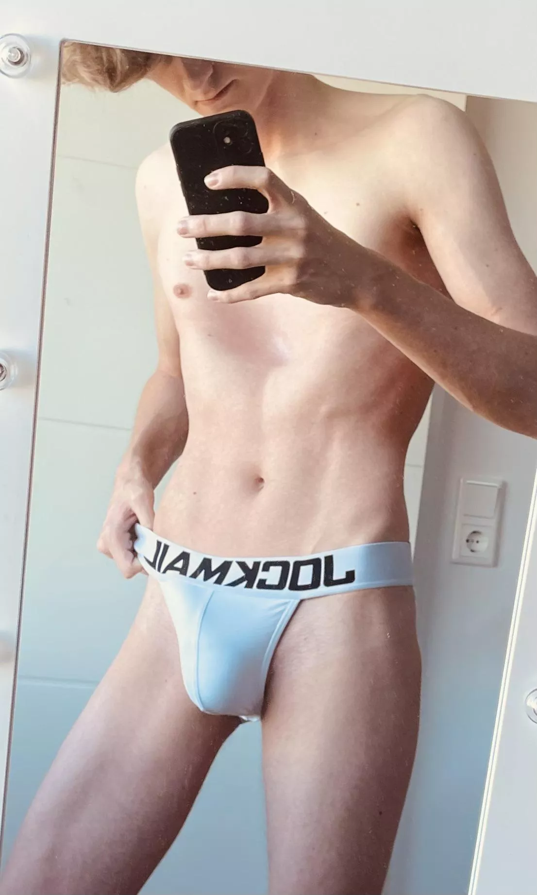 My Sunday clothes ☀️ who wants to spend the time on the couch? posted by thetinkerling