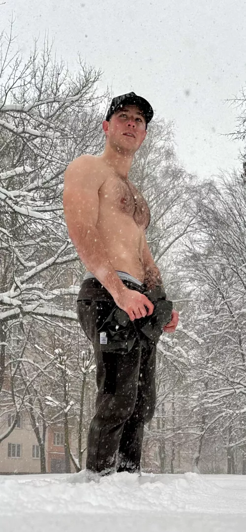 Post workout pump 💪🏻 The only thing left is for my dick to get hard 👀 by Legitimate-Cup-7389