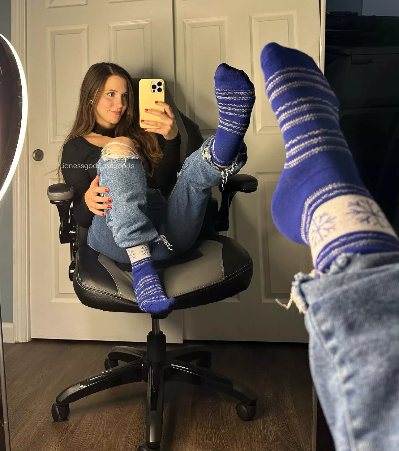 [Selling] Cute girls wear cute socks. Menu & drawer pinned. Free shipping, tracking #, pow photo included posted by LionessGoddessGoods