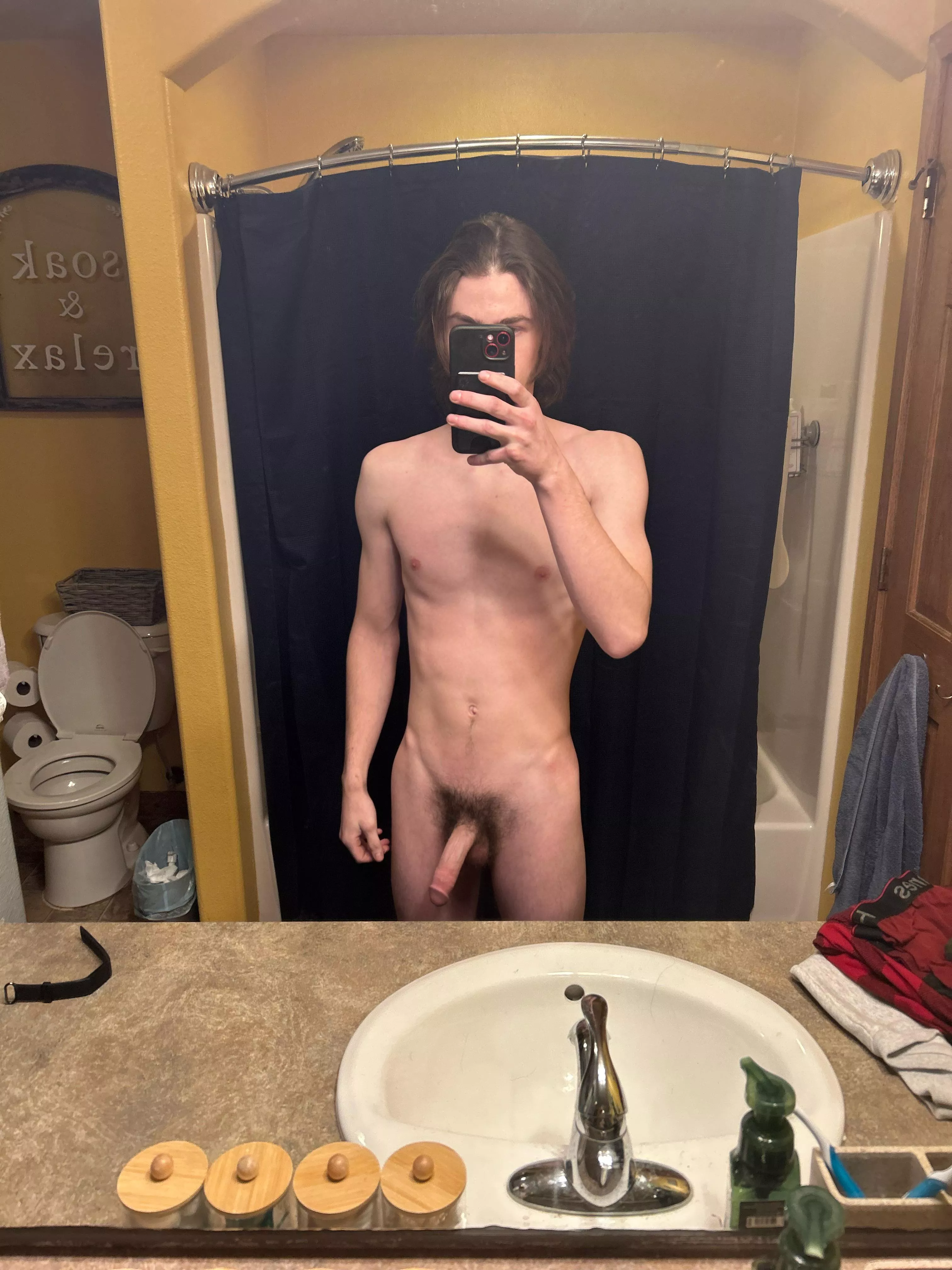 Skinny tops and bottoms wanna cum on vc? posted by Standard_Bit376