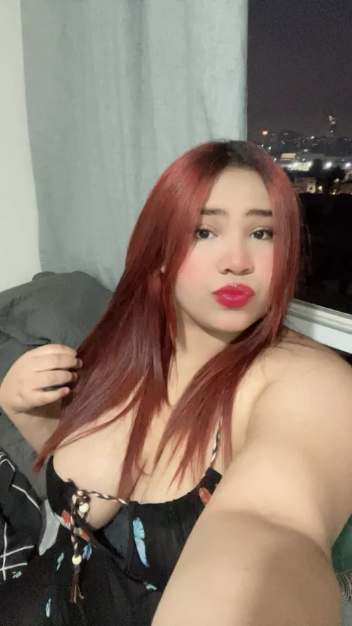 Would you hook up with me? be honest 🥺 by Pink_Loveheartu