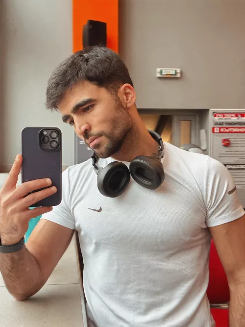 You can't go to the gym without selfies 😅🫣 Sound familiar?🤭 by mrFiruz_911