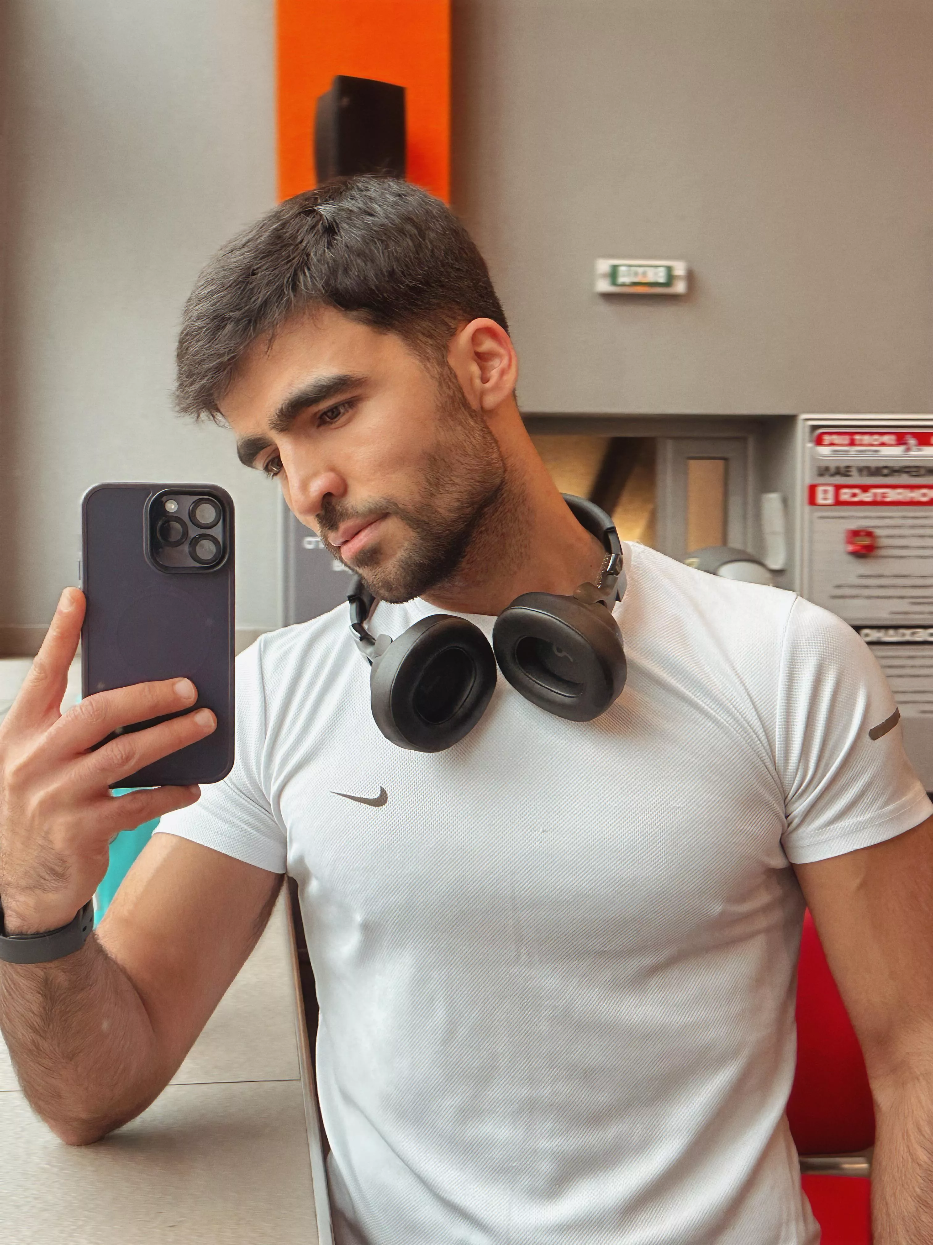 You can't go to the gym without selfies 😅🫣 Sound familiar?🤭 posted by mrFiruz_911