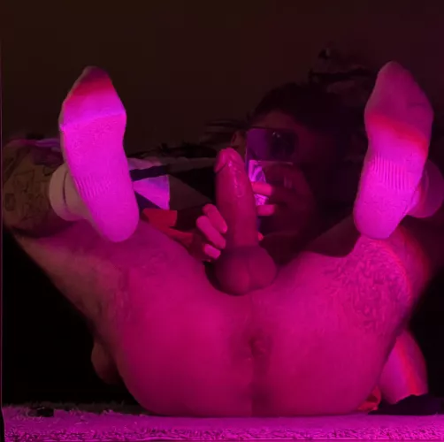 22, I prefer: Latino/white (!), have biceps (!!!), sexy armpits (!!), fit body (!!!) or big dick (!). Sc: sssibiro by Traditional_Mess_951