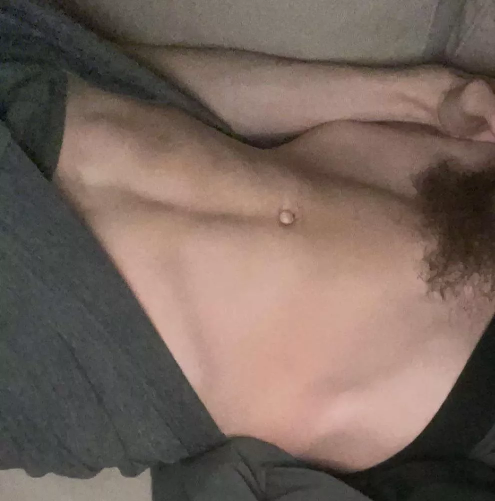 22m bwc, young and hung bros let’s compare and see who is smaller lmfao, send age if you think you can compete thisismeasf posted by Weird_Exit7674
