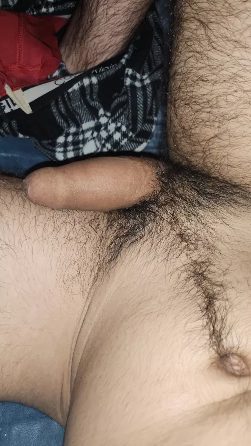 22m I'm really soft right now but if your a femboy and wanna show off for me to see it grow;) add johnisready14 by bigpythonjohn