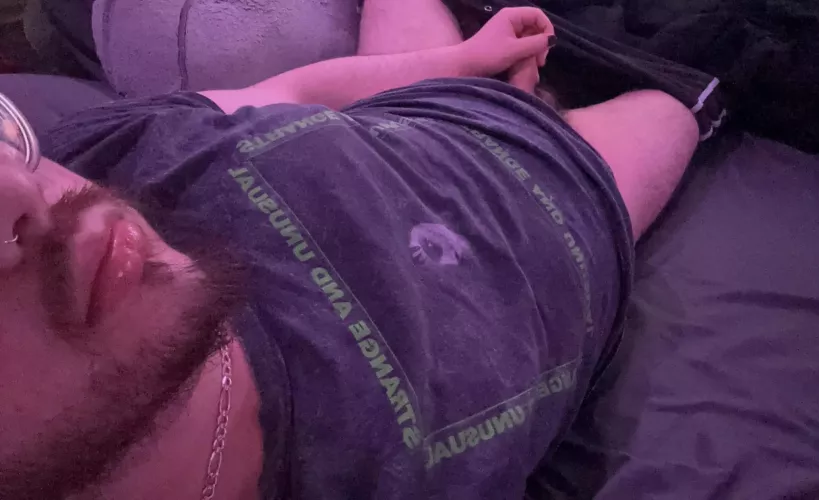 25 🐻 Cali. into other bears/chubby guys, but anyone welcome. snap: demonsoulz (20+) (feet++) by notk3wl