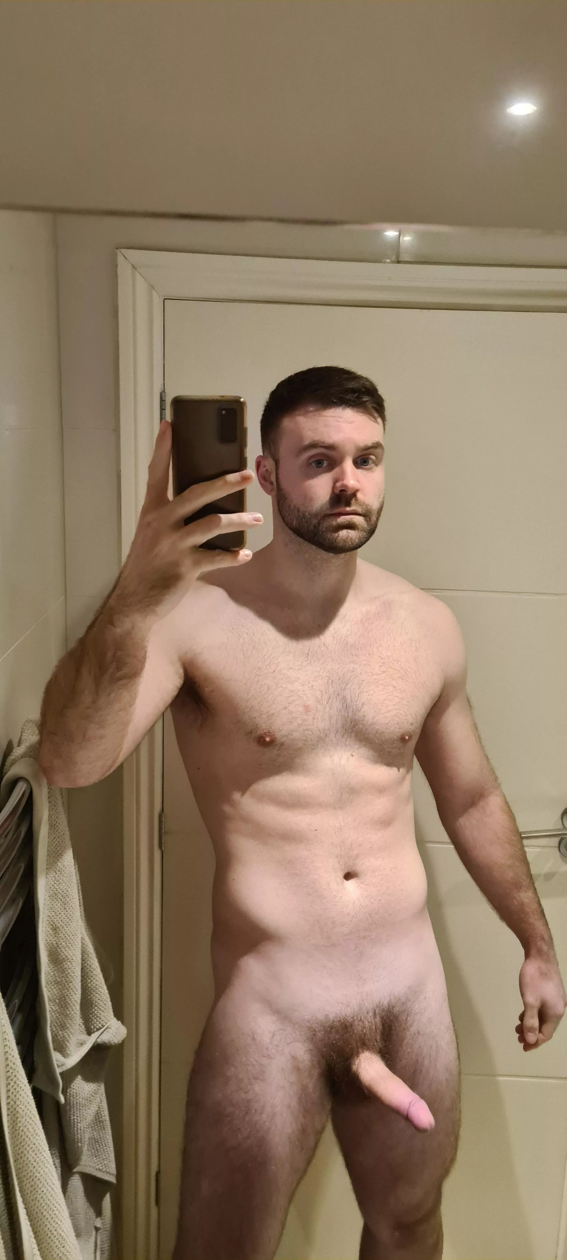 (32) How do I look? posted by Comfortable-Log-1108