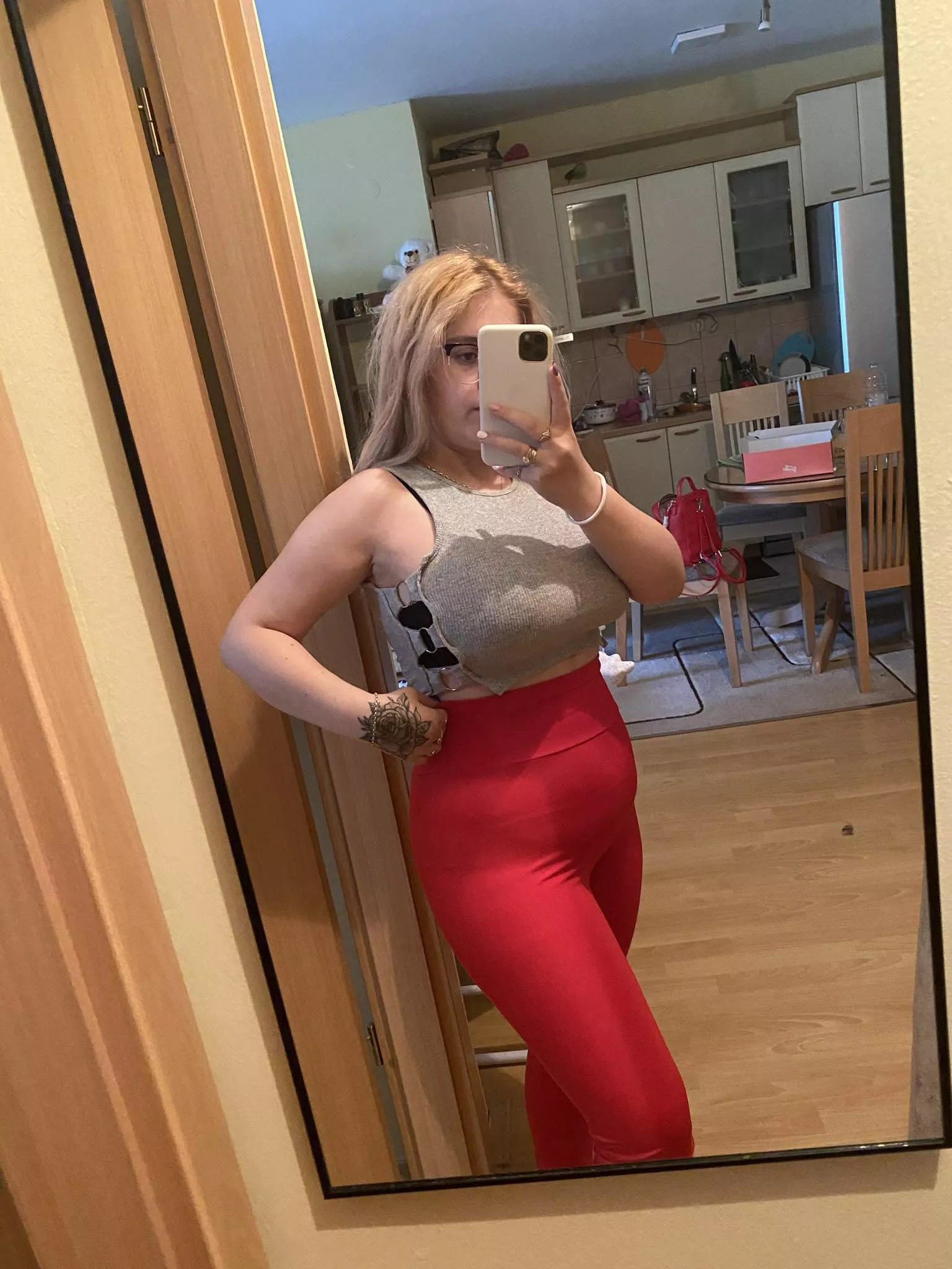 Am I attractive despite being pregnant? posted by LimpingResentment