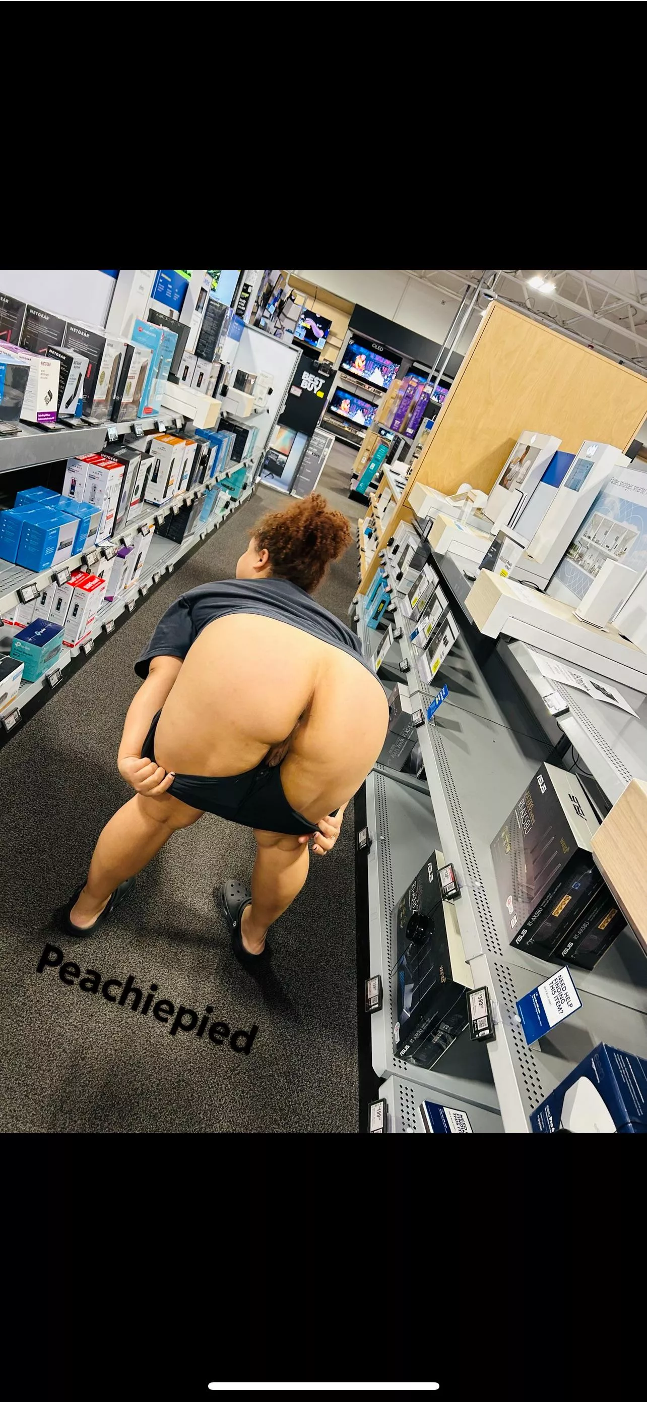 Best Buy hit me up 🥹 posted by Peachiepied