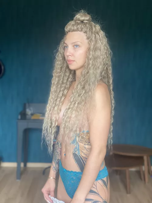 do you like curls? by WillingAstronaut1838