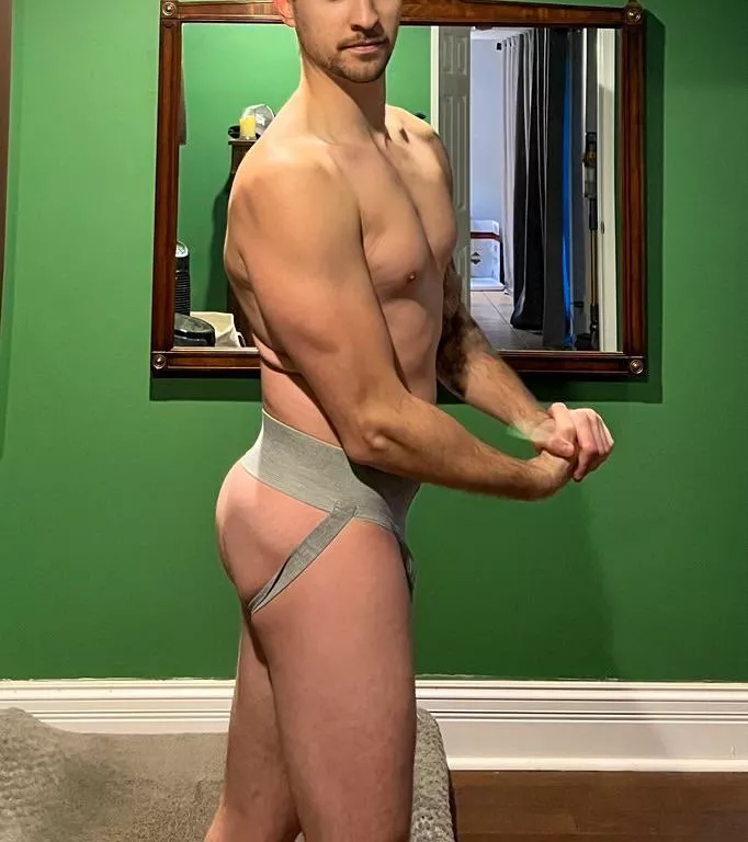 Feeling myself with this pic posted by Exhibitionist_twunk9