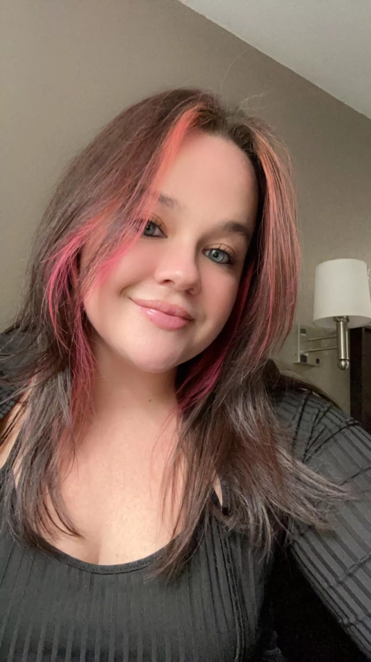 Happy Monday 🤗 posted by BratttySub