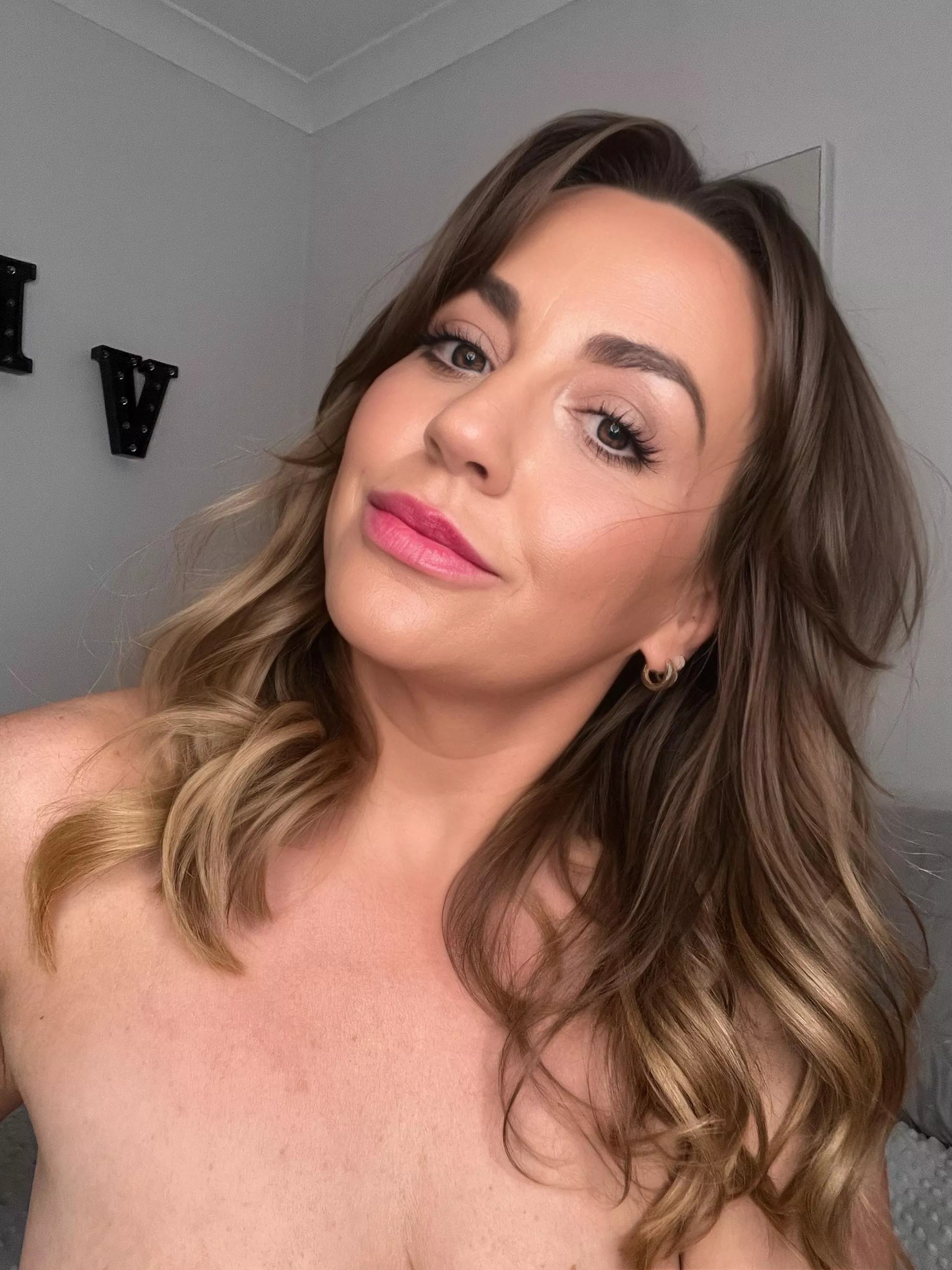 Hope my mid-40s mombod can still catch your attention posted by MamaMiaV