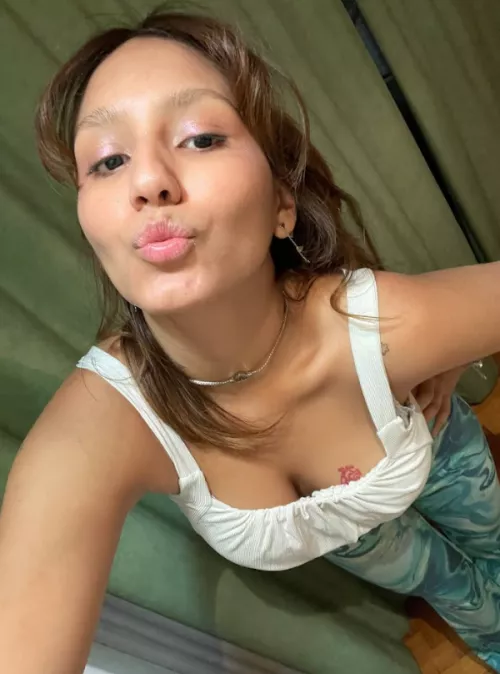 How do I look? by awayUnseat519