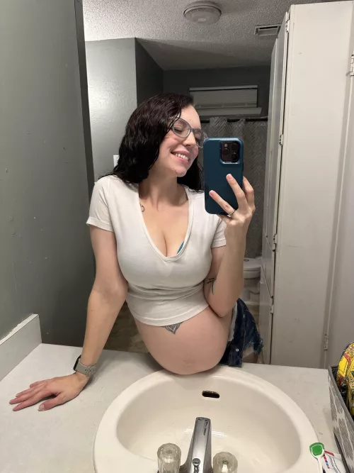 I can’t button any of my pants by smuttyfantasy