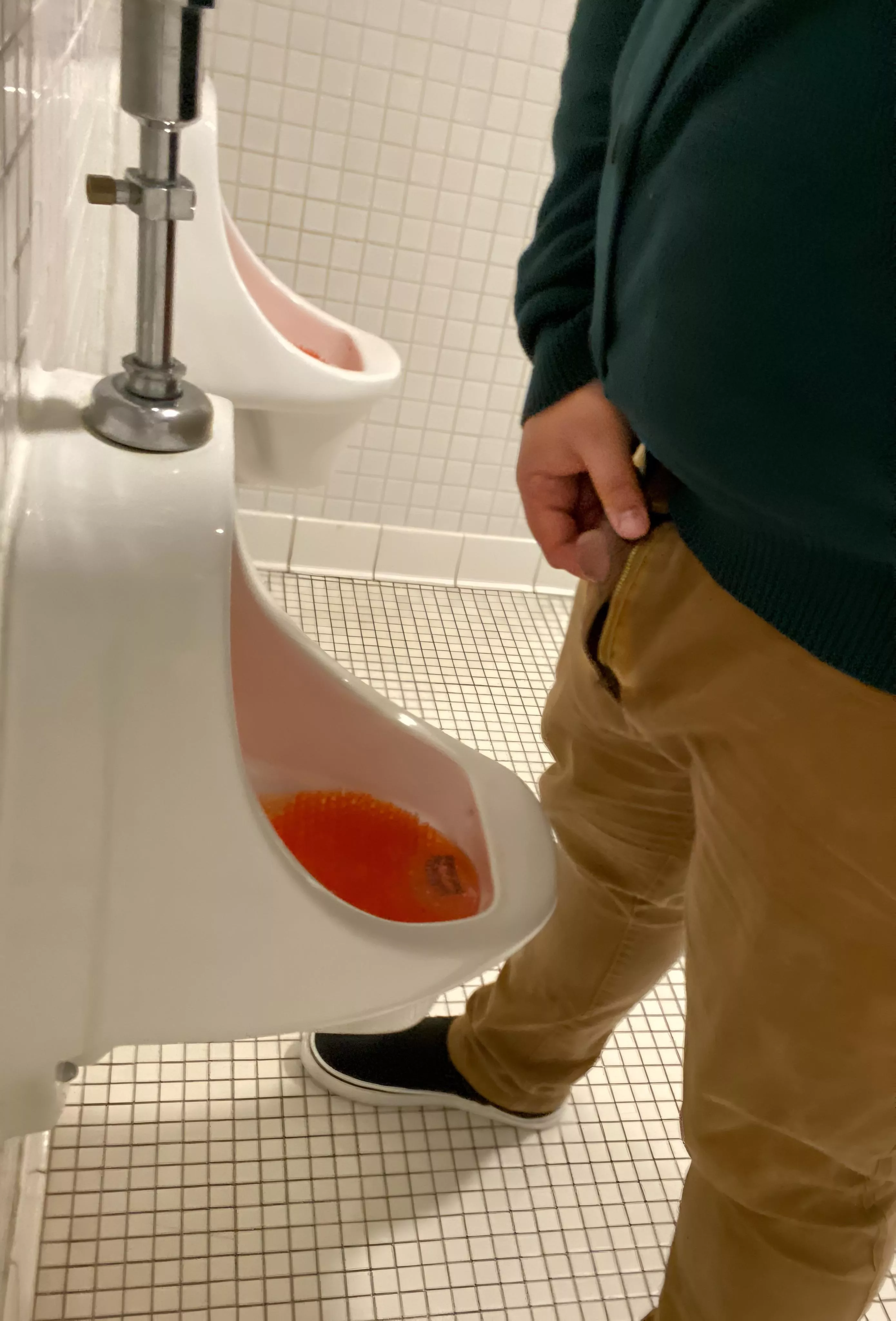 if the man who very obviously peeked at my dick from the next urinal over is reading this i hope you enjoyed the view buddy 👍 posted by jccubb