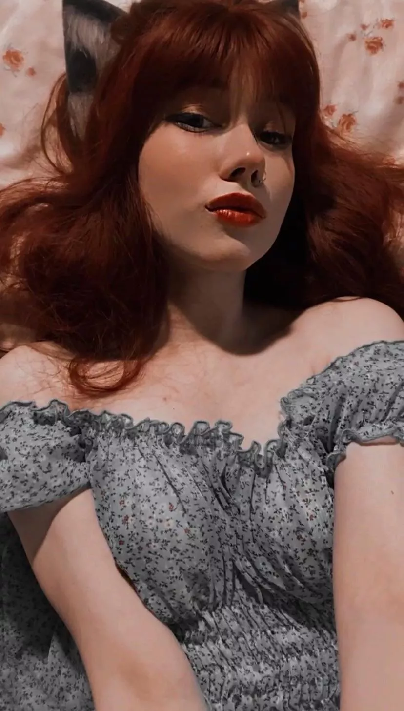 Just a cute fox selfie 🌸 posted by Luna_foxie