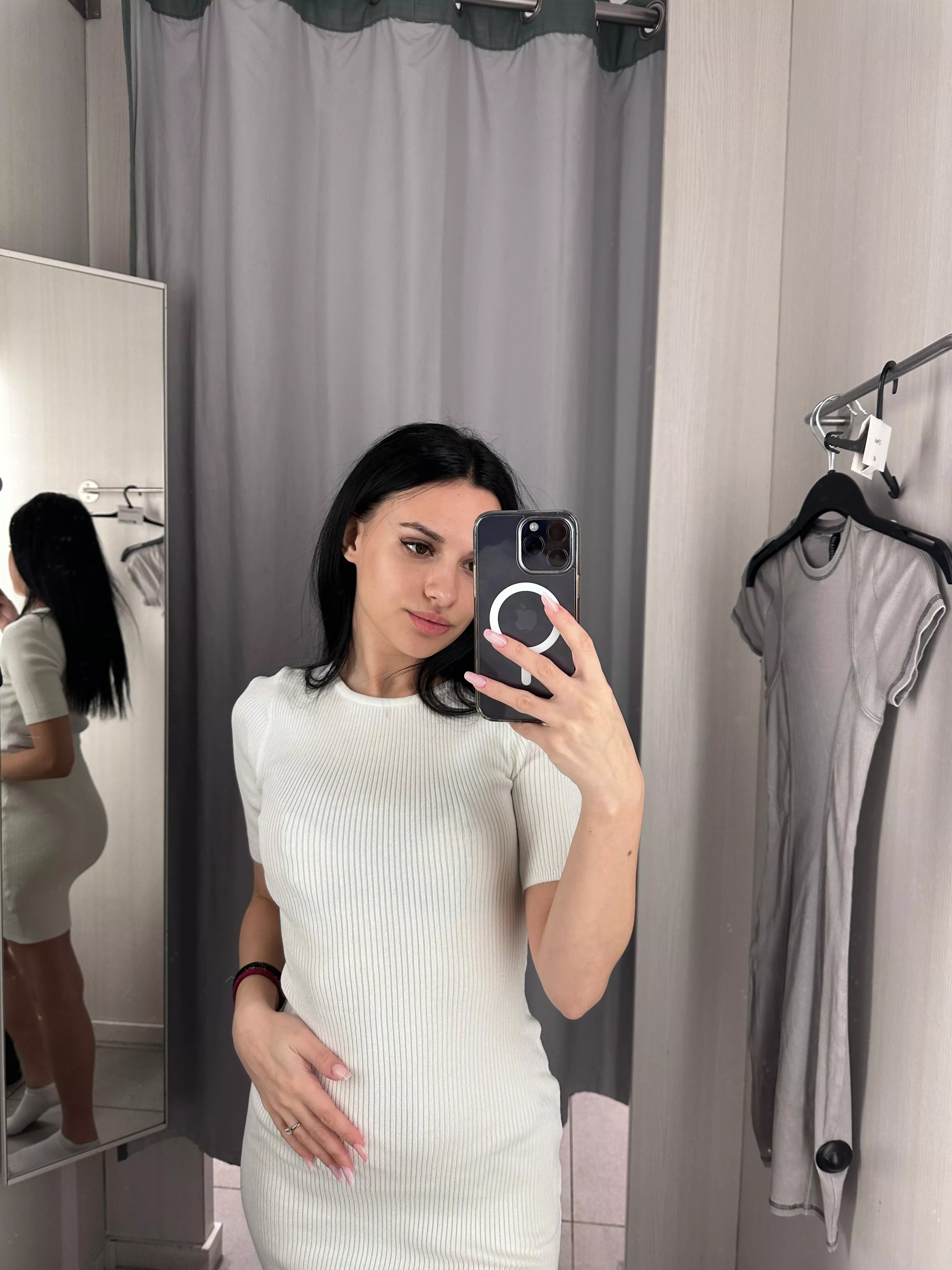 Looks classy always in white outfits posted by silkytablespsoon