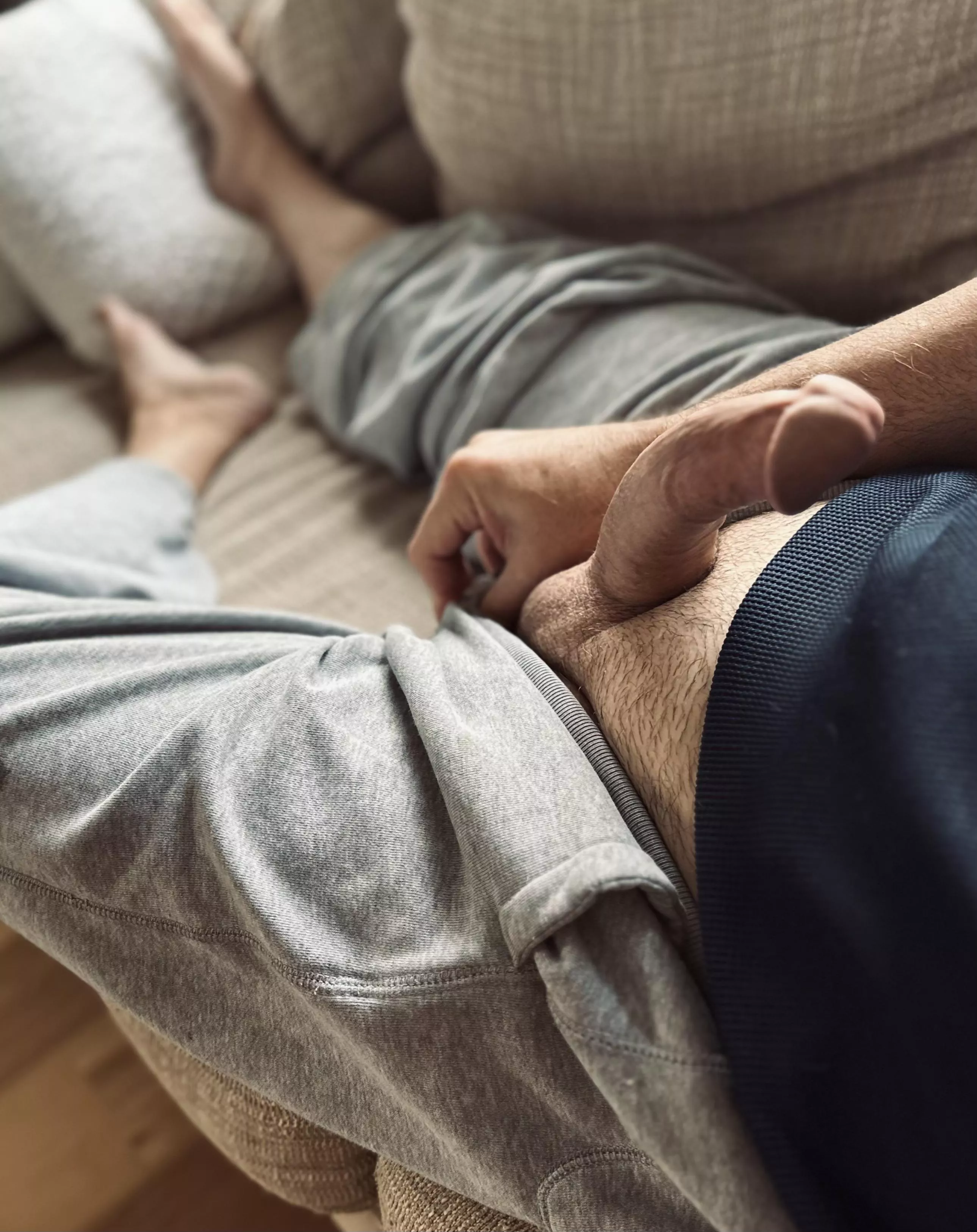 One of the advantages of working at home (41) posted by wtf0xtr0t321