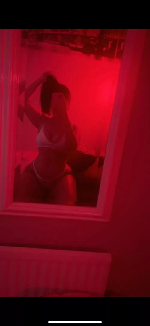 The redness makes it more hotter by Suitable-Mechanic-30